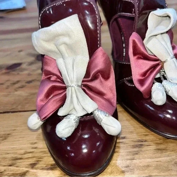 Louis Vuitton Balmoral Bordeaux Tassel heels wine patent leather, coquette girl - Picture 12 of 14